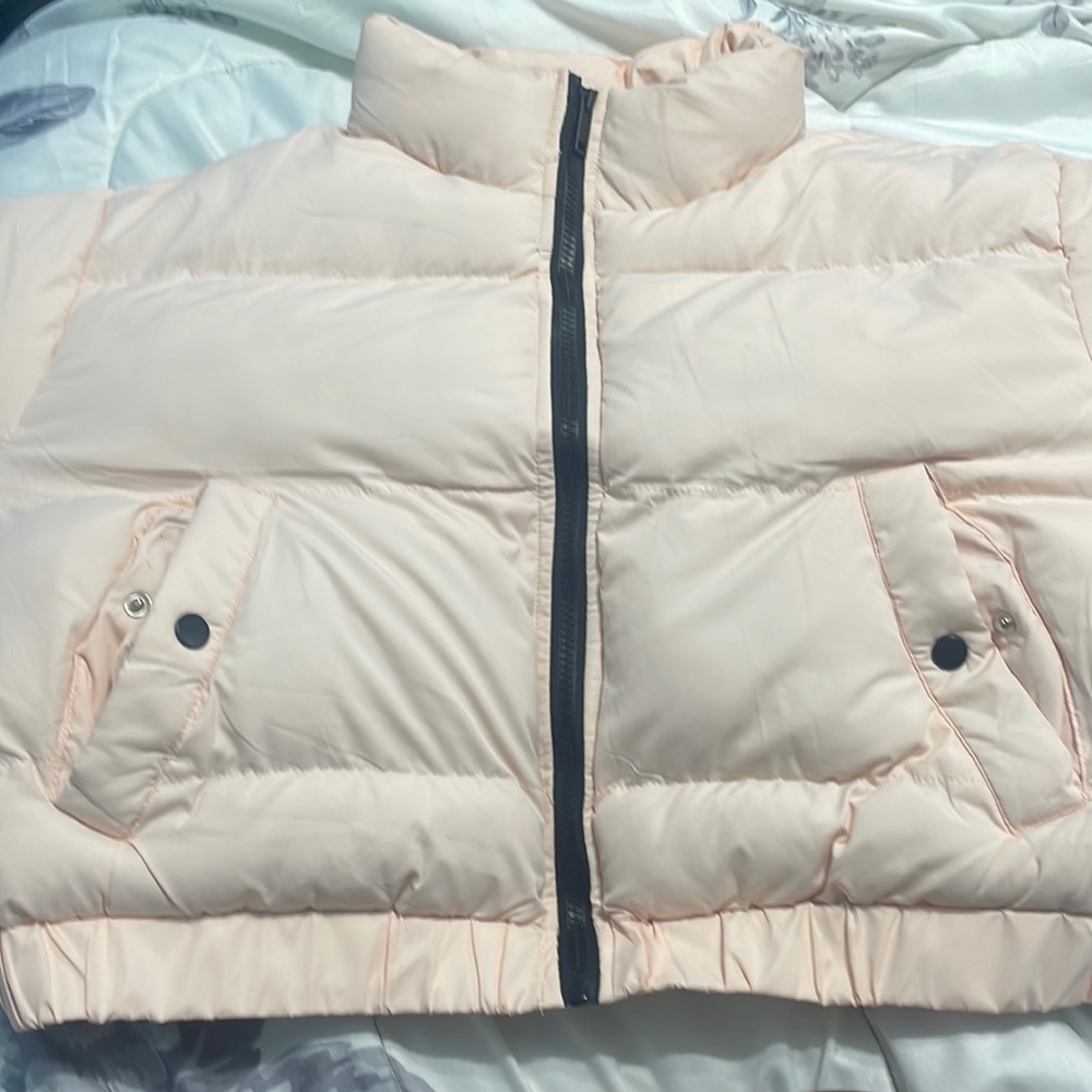 cropped puffer coat.
